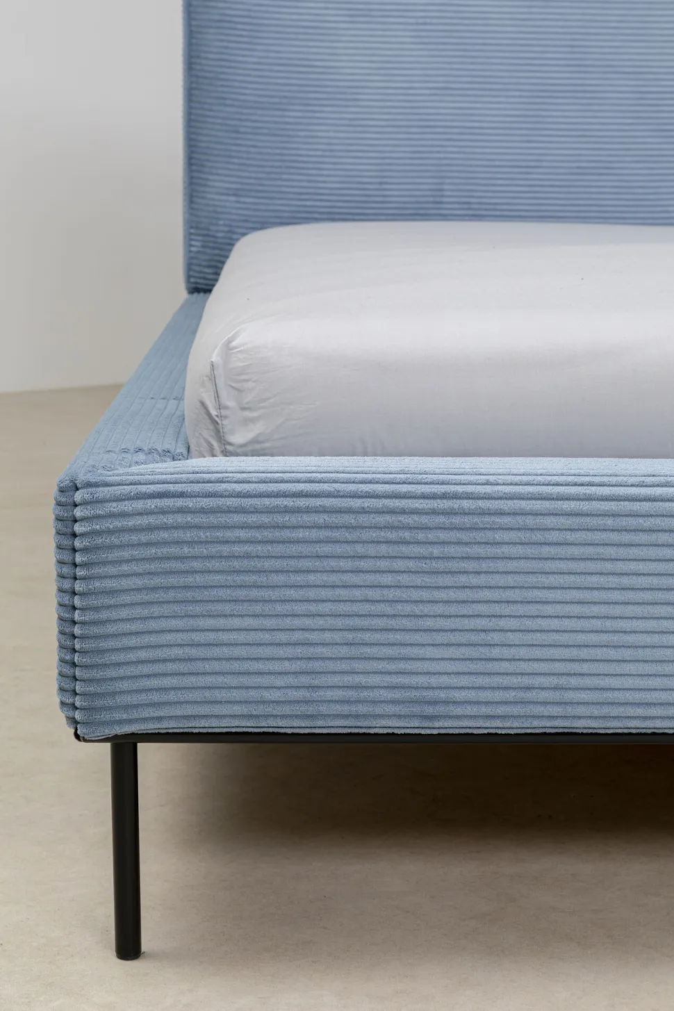 KARE Design Bed East Side Cord Blue 160x200cm Store