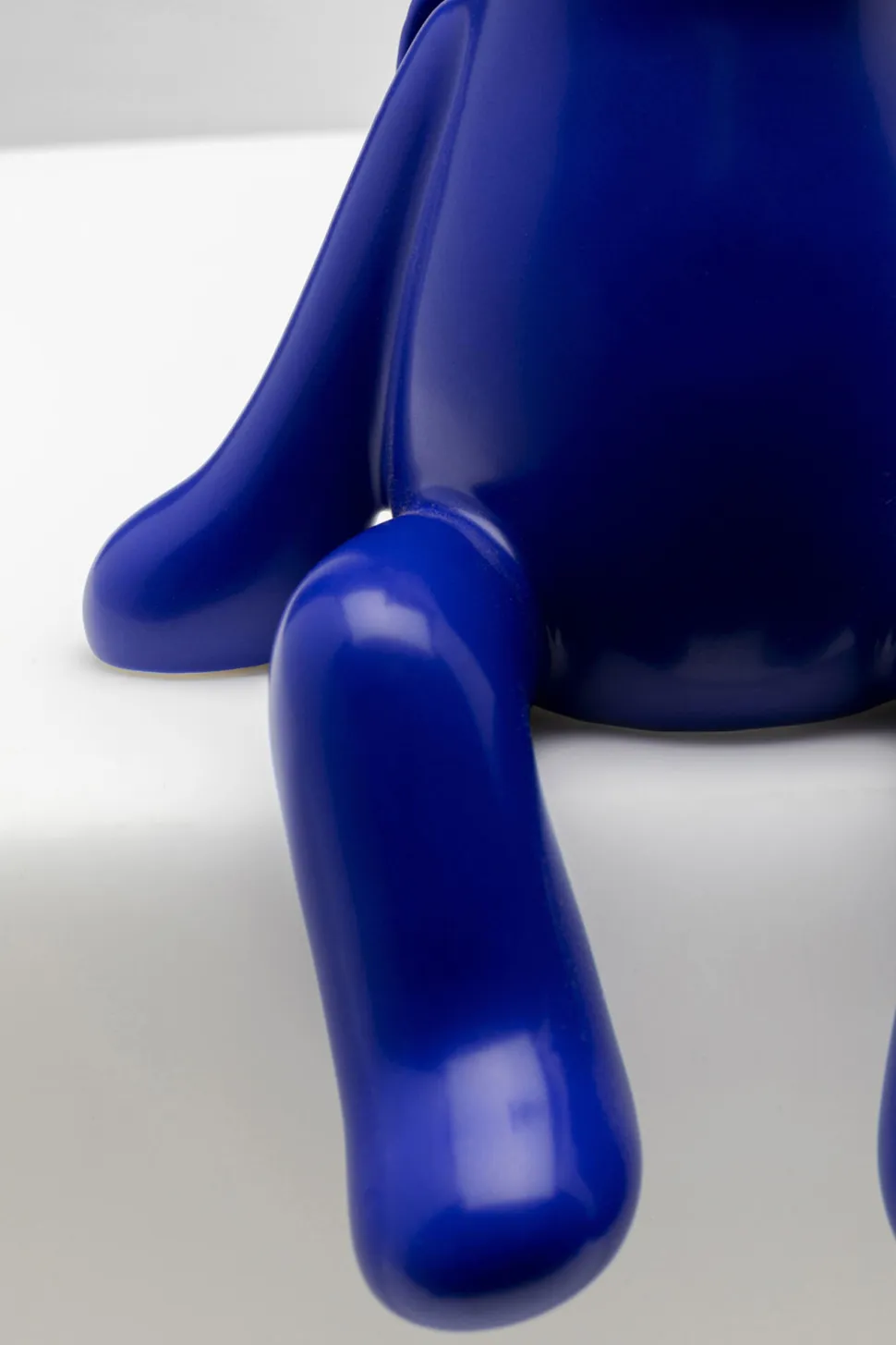 KARE Design Decofiguur Sitting Bear Blue 20cm Store