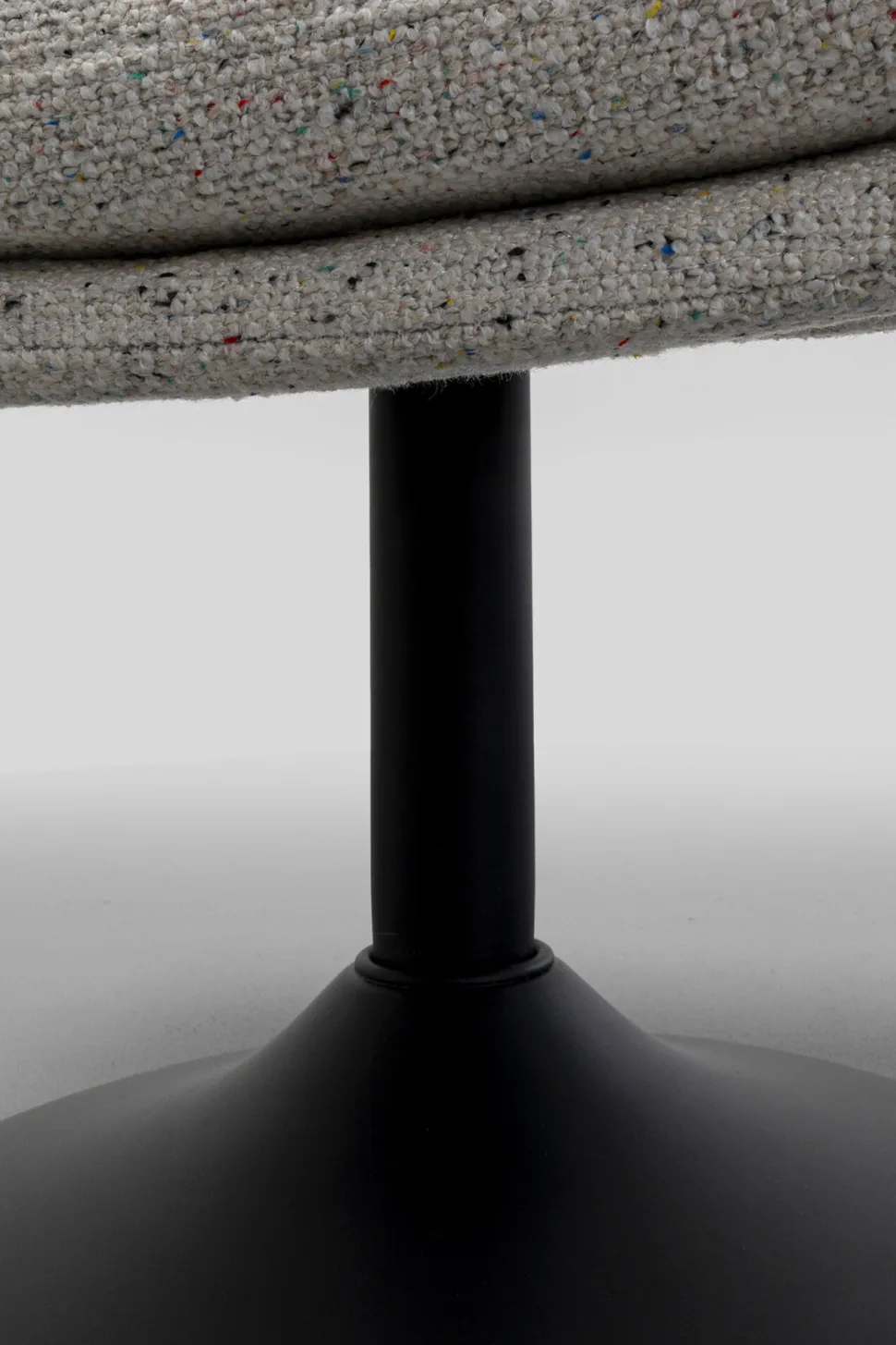 KARE Design Draaifauteuil + Kruk Standford Outlet