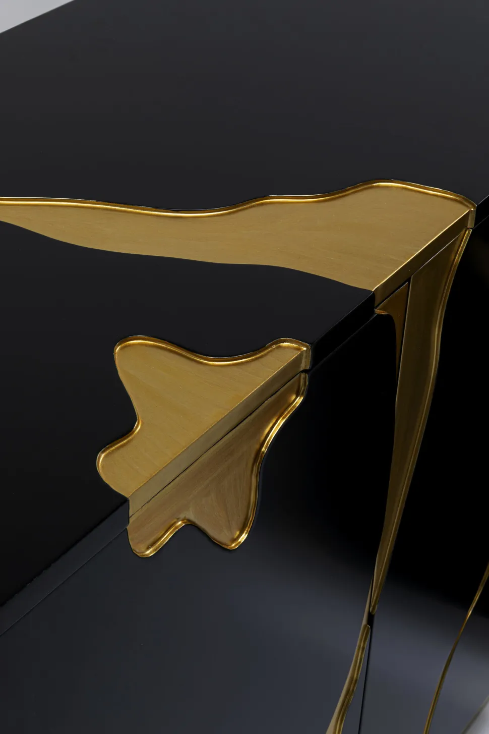 KARE Design Dressoir Cracked Black Gold 165x80cm Flash Sale