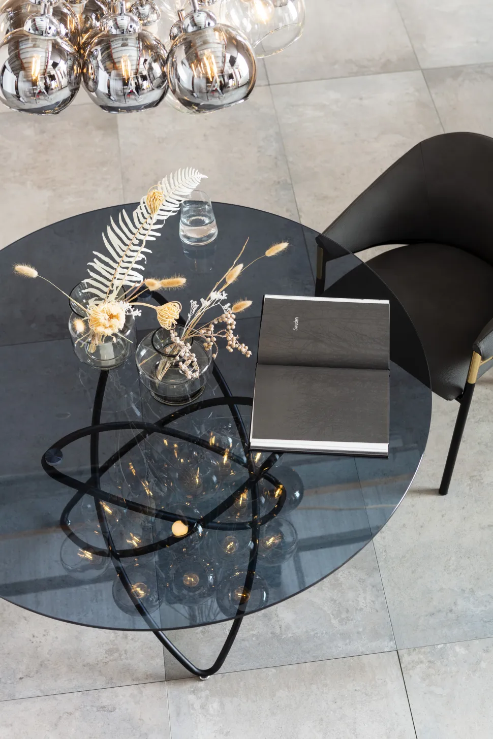 KARE Design Eettafel Molekular Zwart Ø120cm Cheap