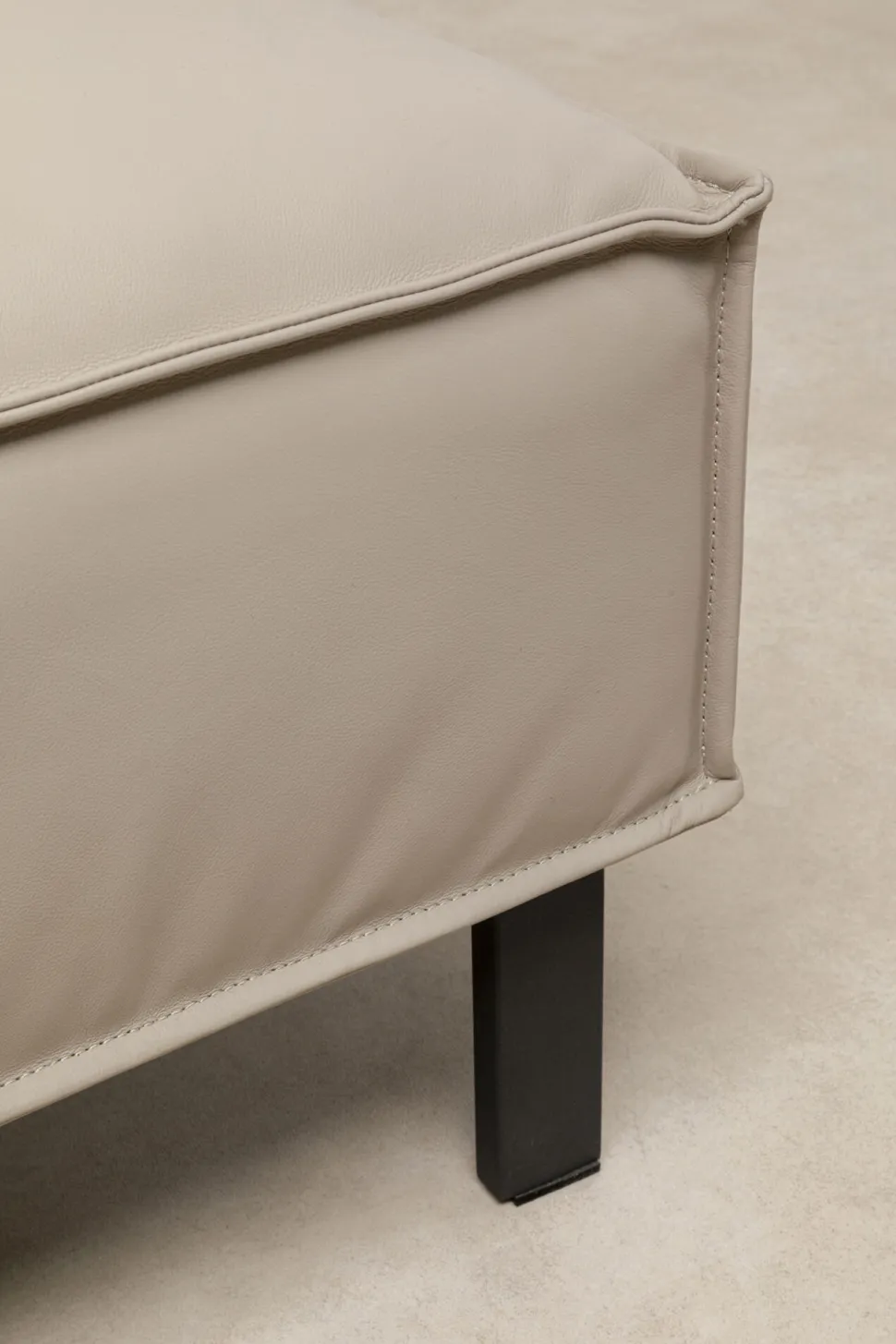 KARE Design Kruk Victor Leather Grey Hot